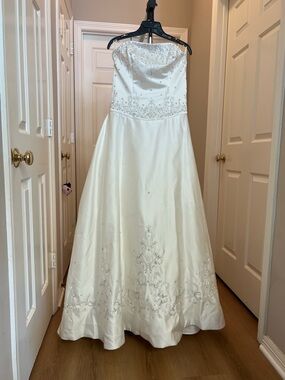 Christian Michele Strapless Ivory Embroidered Wedding Dress